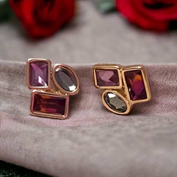 Vintage Red Purple Blue Rhinestone Gold Tone Stud Clip On Earrings - Picture 1 of 5